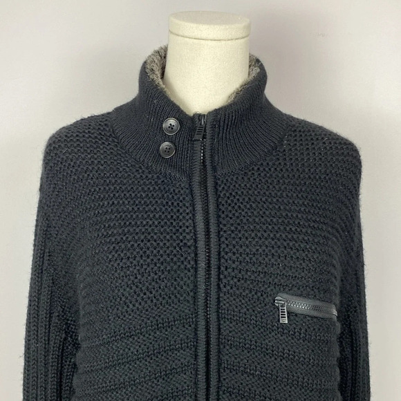 🌸Calvin Klein Zip Front Sweater with faux fur collar size large - Picture 4 of 15